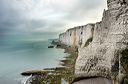 Etretat : falaises vues depuis l'escalier menant au Chaudron