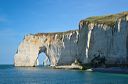 Etretat : la Manneporte, l'Aiguille et l'Arche depuis la pointe de la Courtine